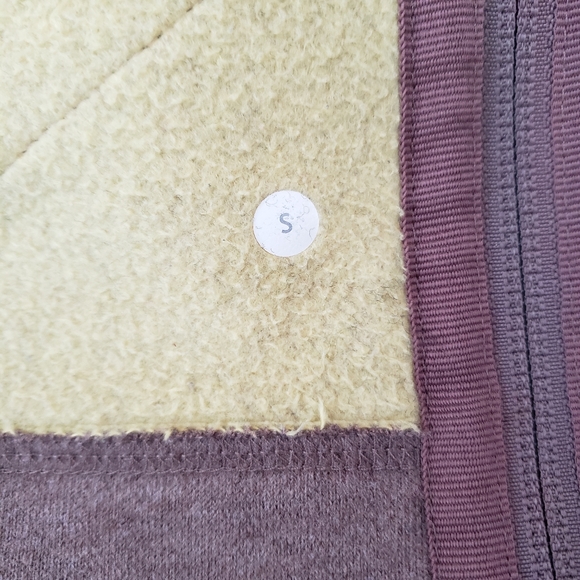 Lululemon – Thick Zip Up Hoodie - Picture 5 of 6